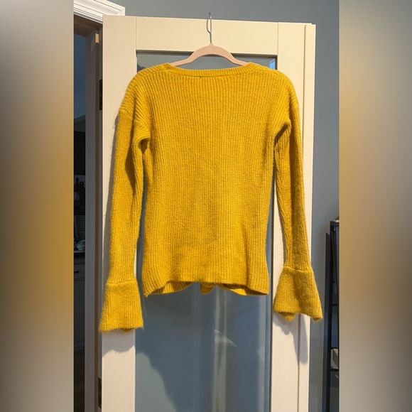 💛🍁Cute Bell-Sleeved Sweater - Picture 3 of 4